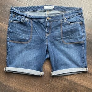 Torrid High Rise Shorts Stretch Dark Wash  Sz. 18